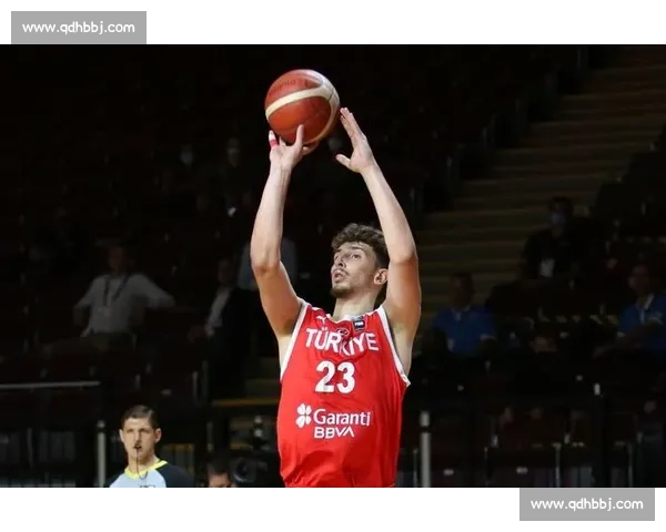 火箭险踩雷！申京会是下一个姚明？5 大误区别步掘金后尘