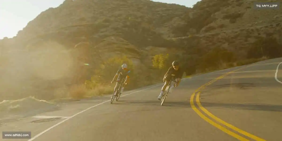 <strong>三亿体育</strong>瑜伽垫上的呼吸，是给身体的温柔对话！🧘